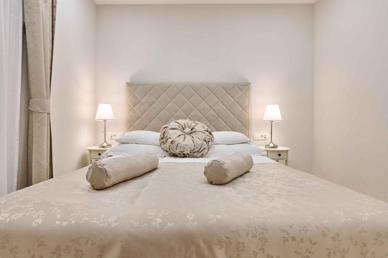 Best Location Rooms Split Room photo