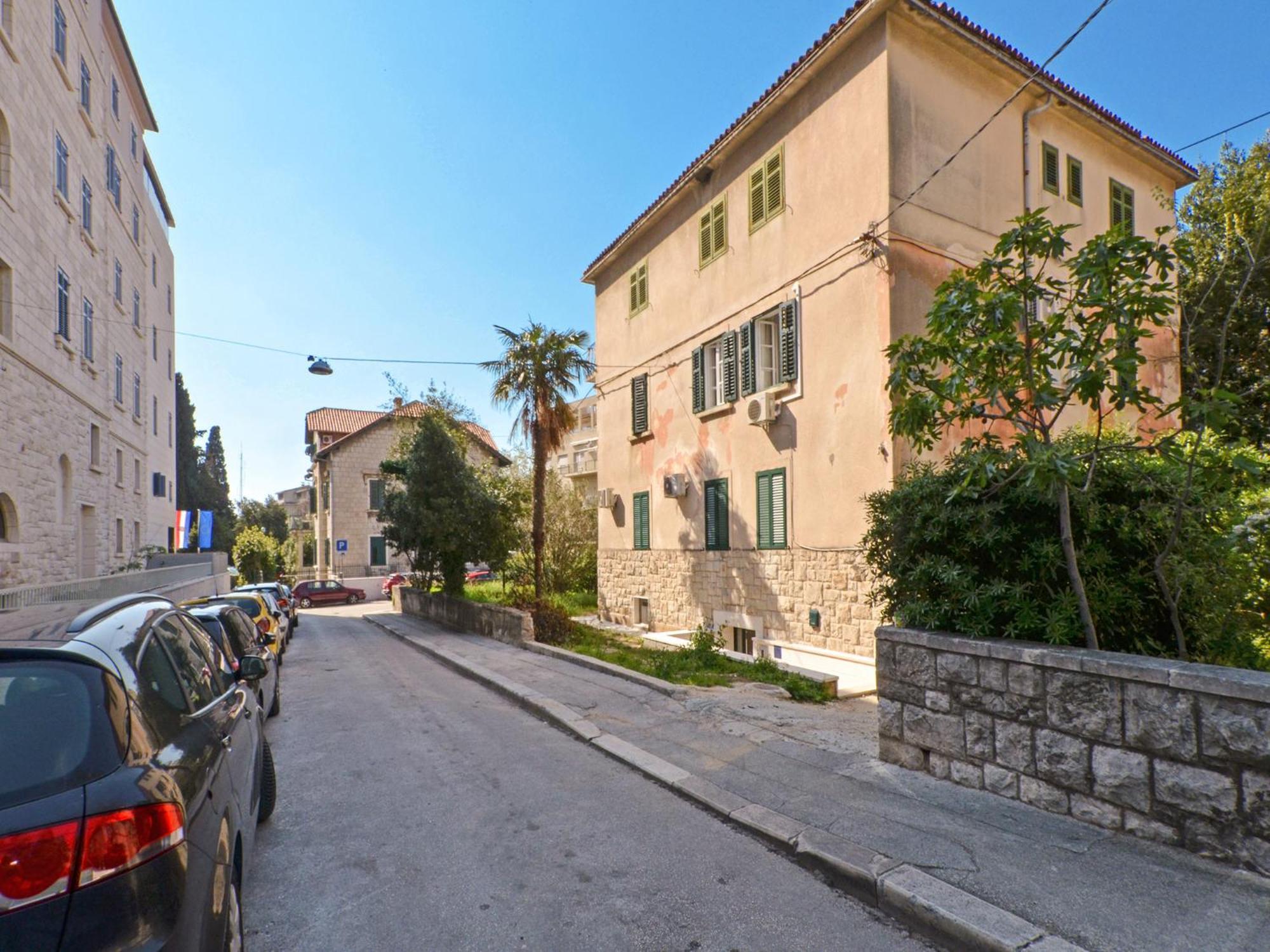 Best Location Rooms Split Exterior photo