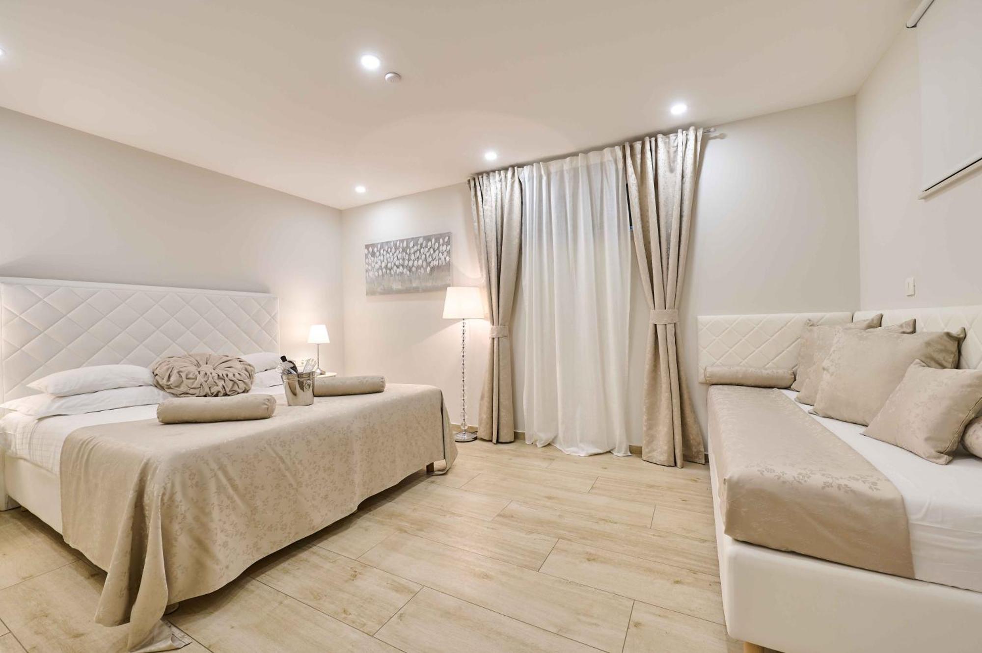 Best Location Rooms Split Room photo
